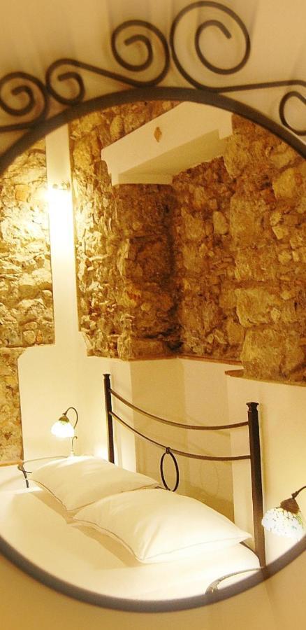 incantevole e storico appartamento in pieno centro Taormina Esterno foto