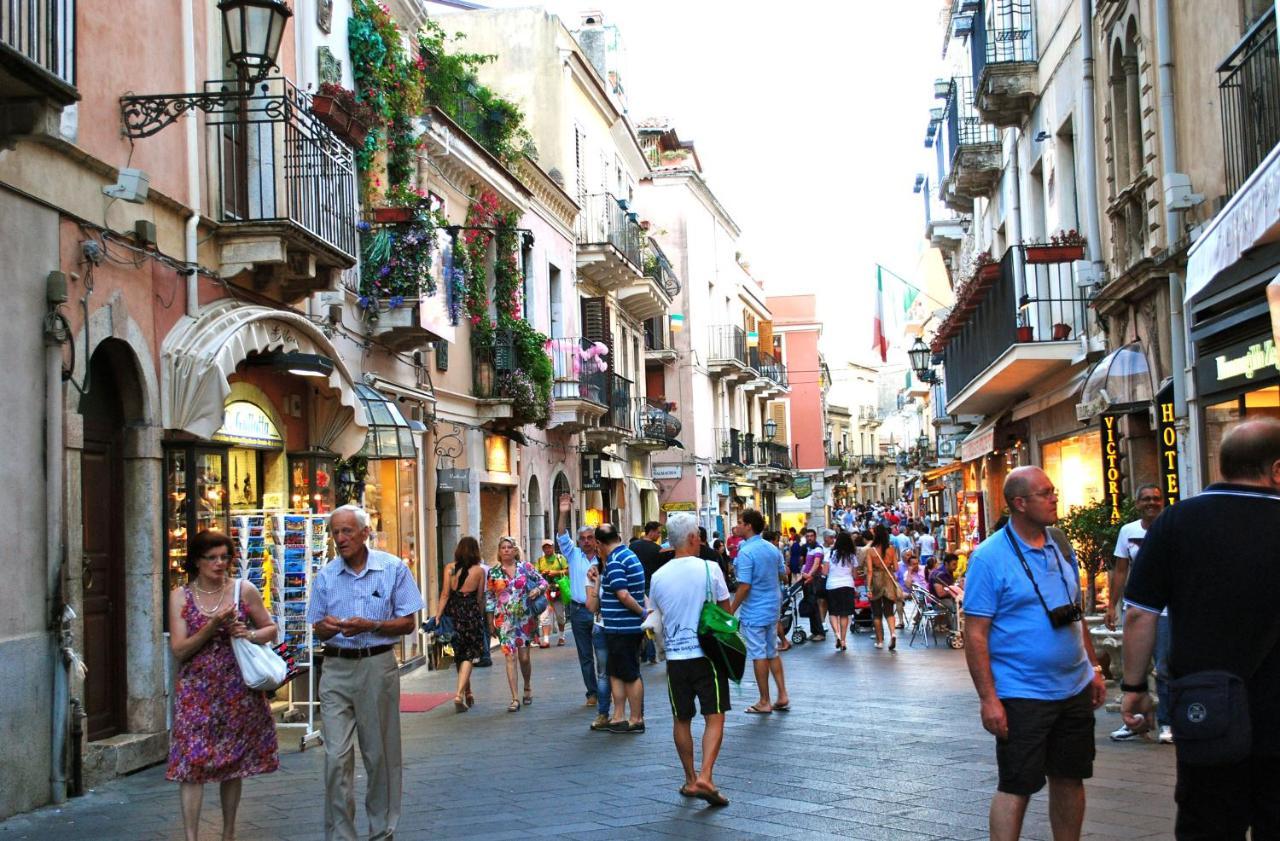 incantevole e storico appartamento in pieno centro Taormina Esterno foto