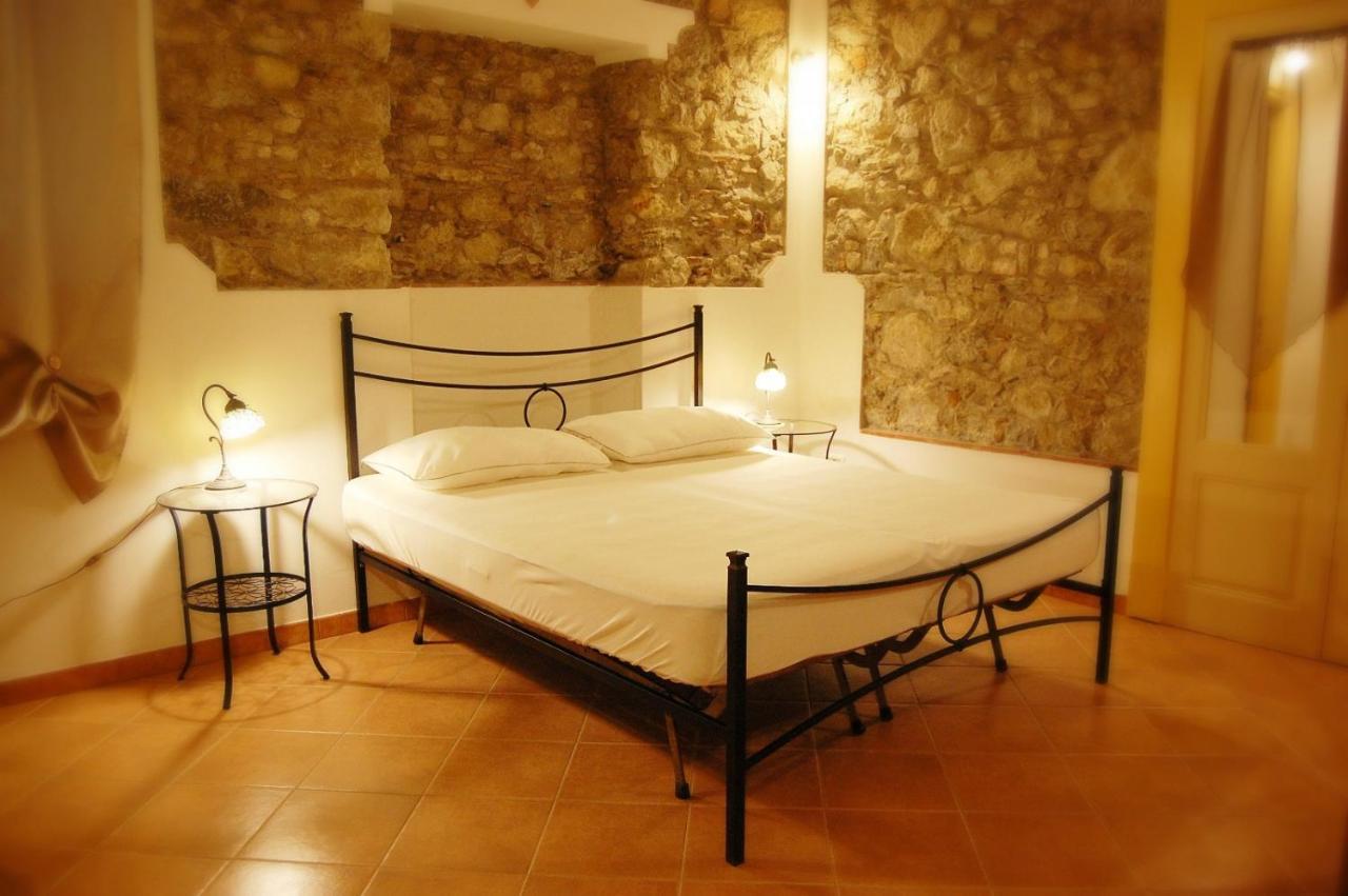 incantevole e storico appartamento in pieno centro Taormina Esterno foto